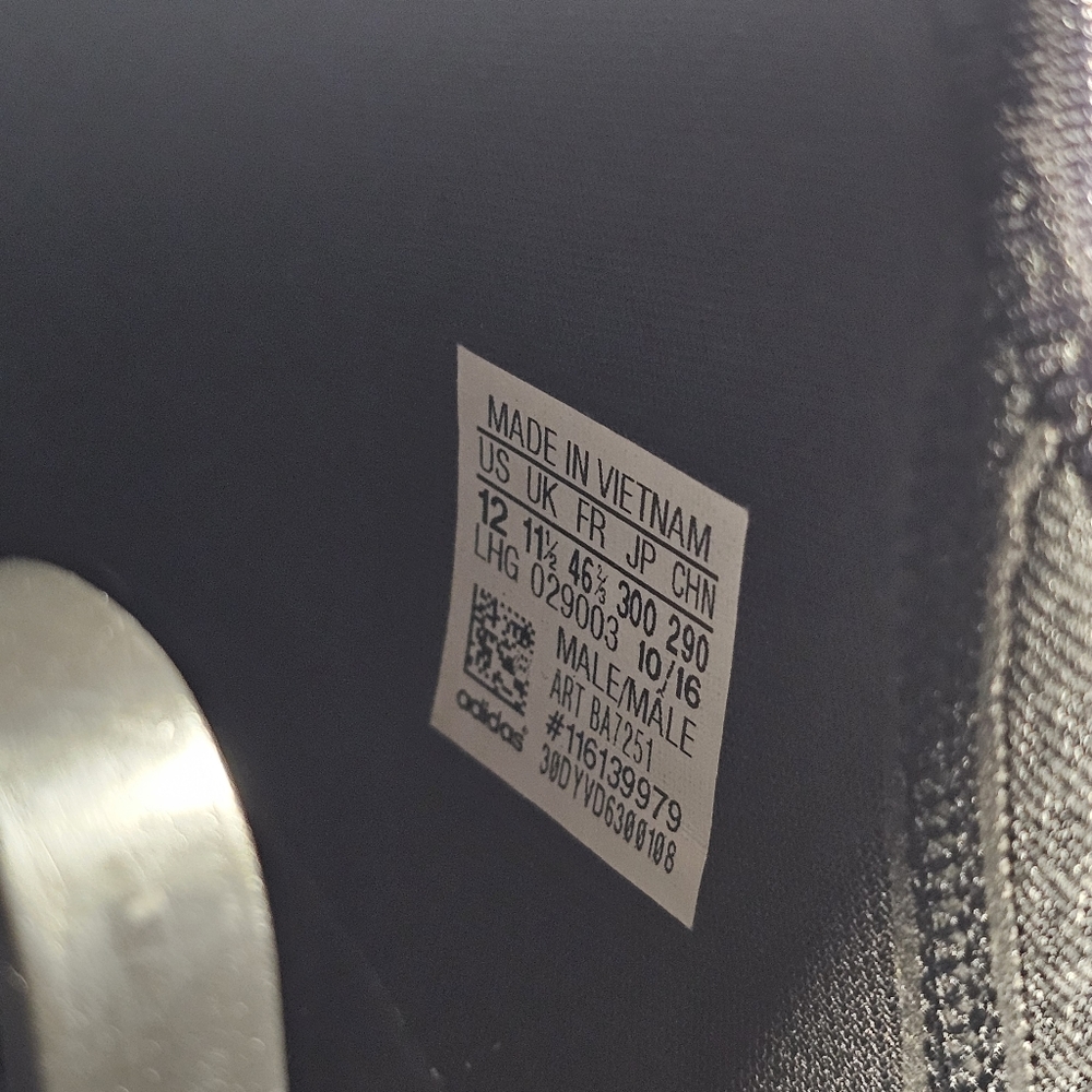 Adidas NMD R1, Core Black/Trace Cargo - Size 12 - Picture 8 of 8